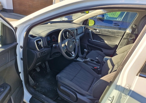 Kia Sportage cena 72500 przebieg: 75547, rok produkcji 2017 z Gdańsk małe 37